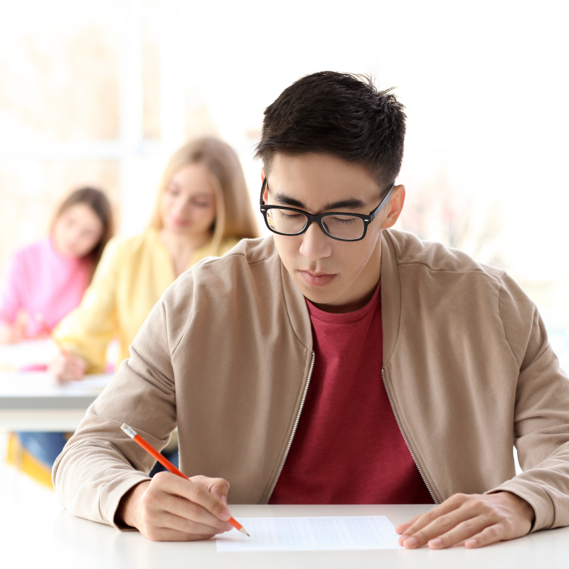  nen-hoc-toeic-toefl-hay-ielts